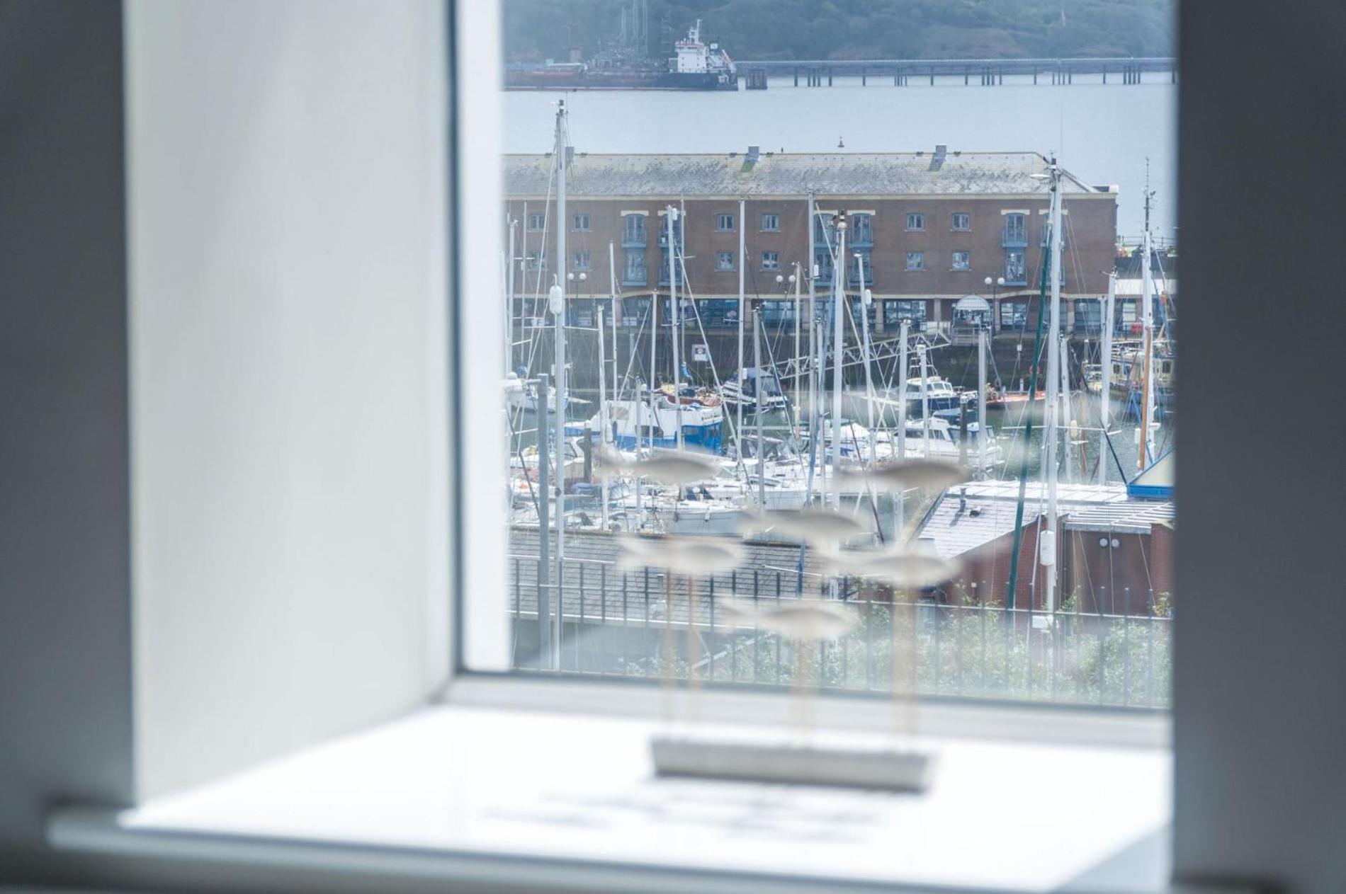 Harbour View - 2 Bedroom Apartment - Milford Haven Εξωτερικό φωτογραφία