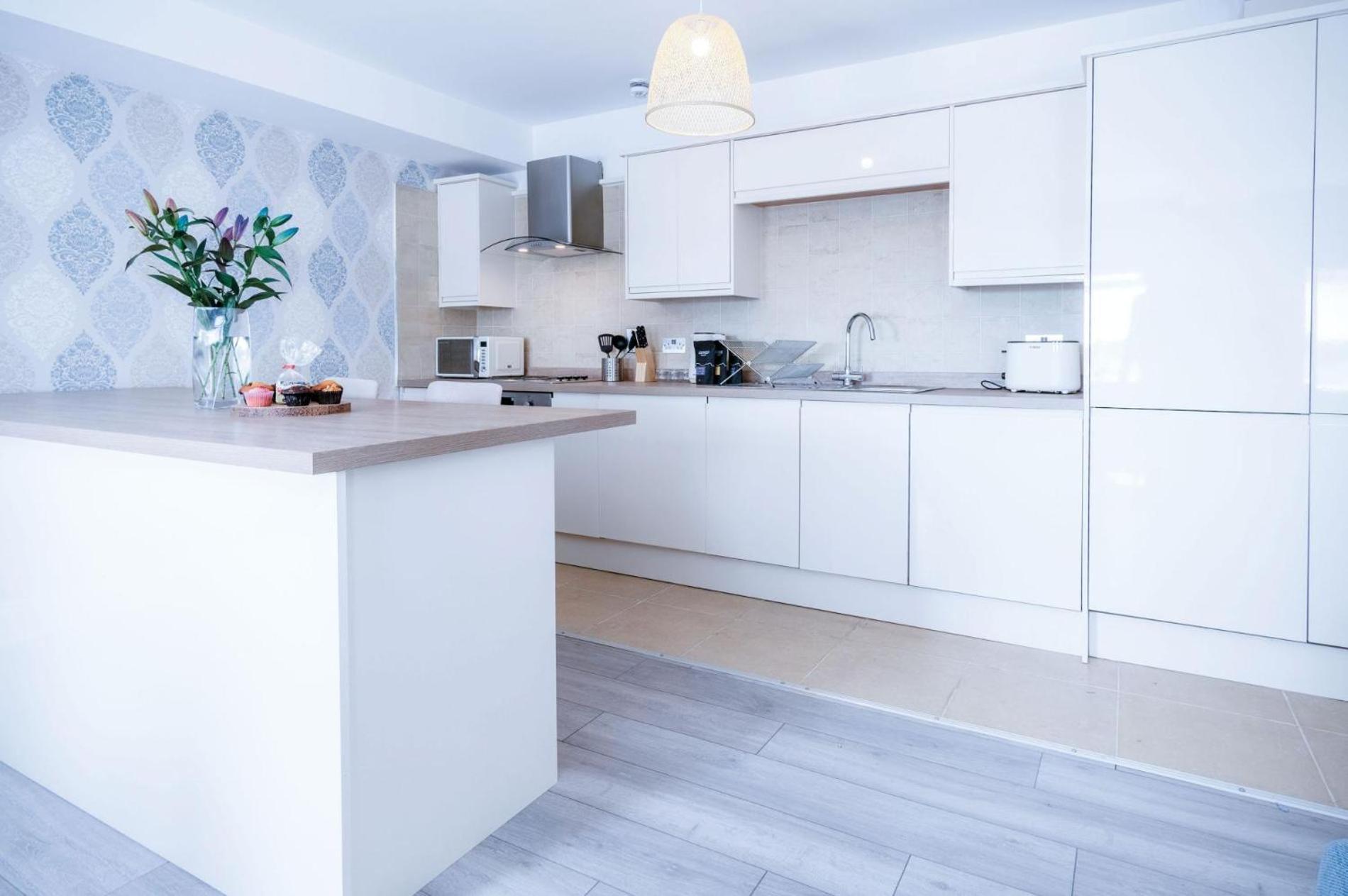 Harbour View - 2 Bedroom Apartment - Milford Haven Εξωτερικό φωτογραφία